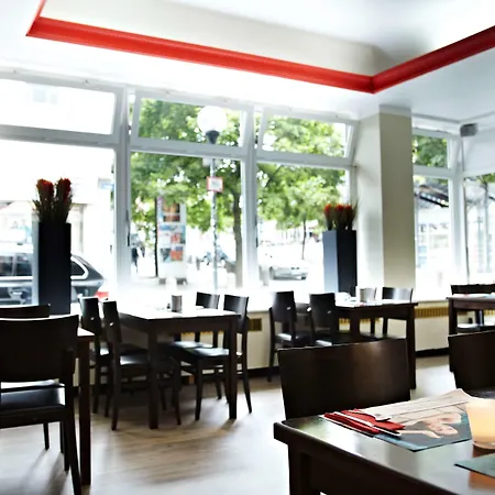 Hotel Ostseehalle Kiel by Premiere Classe-3
